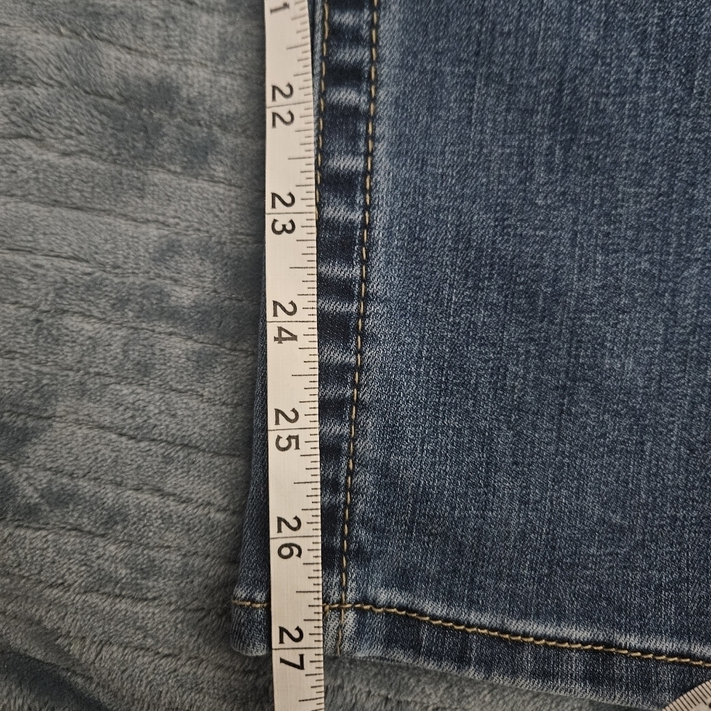 Seven7 Medium Wash High Rise Skinny Jeans! - Picture 7 of 8
